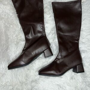 Chic Brown Heeled Women's Boots